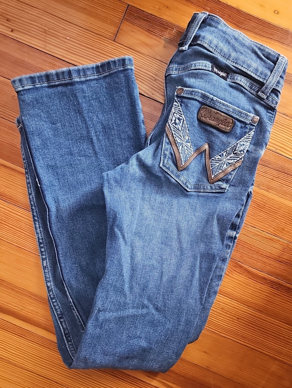 Wrangler Women's Medium Blue Bootcut Jeans with Embroidered Back Pocket